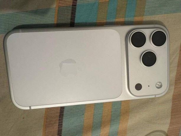 iphone-17-pro-512-go-titane-gris-big-1