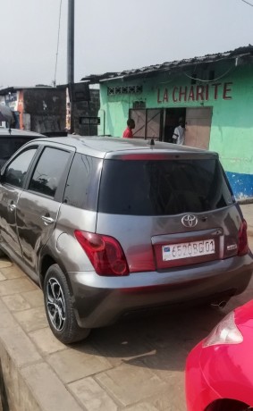 toyota-ist-big-4