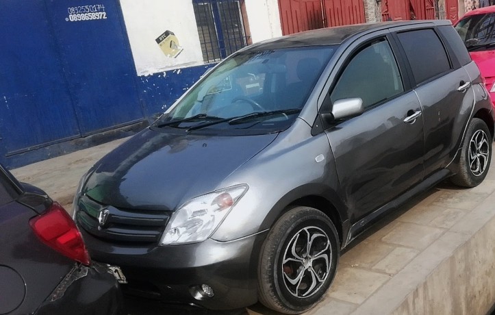 toyota-ist-big-3