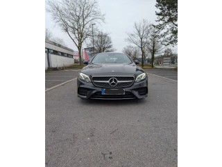 Mercedes-Benz E 220 AMG-LINE