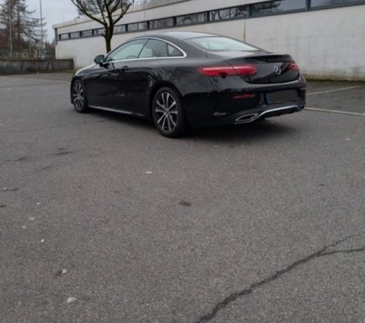 mercedes-benz-e-220-amg-line-big-3