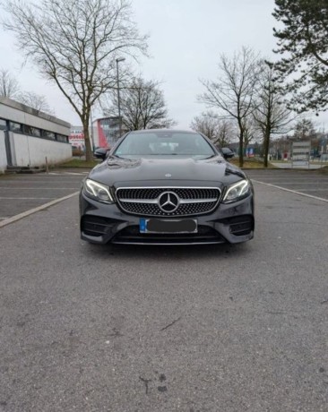 mercedes-benz-e-220-amg-line-big-0