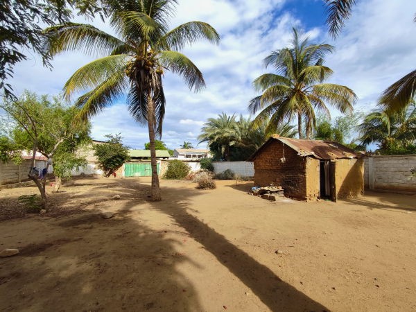 terrain-cloture-de-800-m2-a-andabizy-proche-centre-ville-acces-excellent-big-0