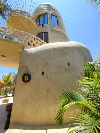 propriete-le-phare-lexception-architecturale-a-ifaty-9-pieces-big-0