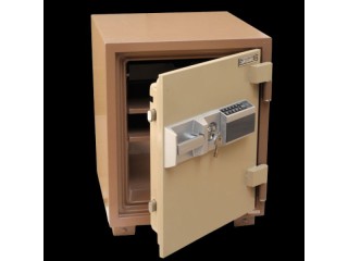 A vendre Coffre Fort Blinde 50 ans d age , et coffre fort neuf importe