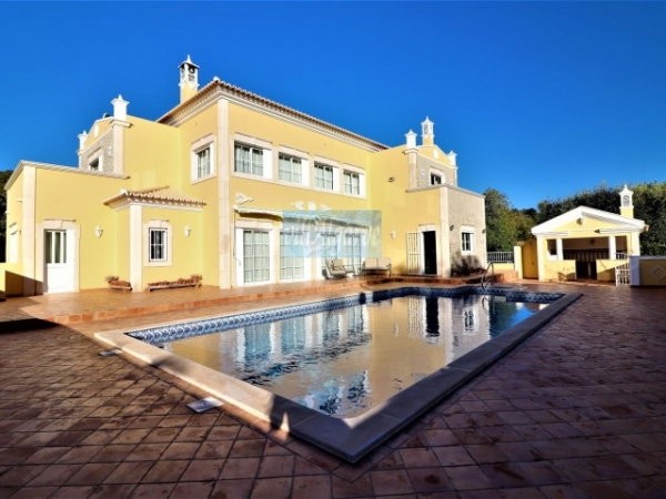 vente-villa-3-chambres-bureau-a-loule-big-0