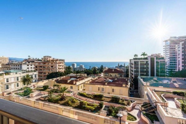 superbe-appartement-de-3-ch-dans-le-riviera-palace-vue-mer-a-monte-carlo-monaco-big-0