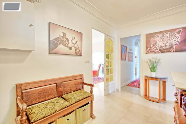 loue-appart-renove-de4p-de87l2-terrasse-de-14m2-centre-toulon-big-0