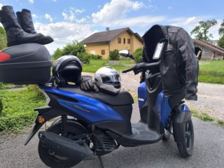 Voulez-vous être UNIQUE: SEUL en Suisse à posséder un Yamaha Tricity 155?