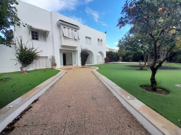 location-coquette-villa-menzah-1-tunis-tunisie-big-0