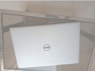 A vendre un ordinateur portable de grande marque