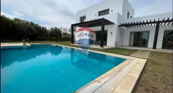 villa-a-gammarth-a-louer-big-0