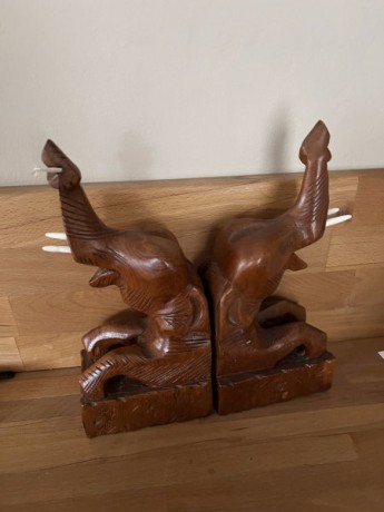 serre-livres-elephant-en-bois-big-0