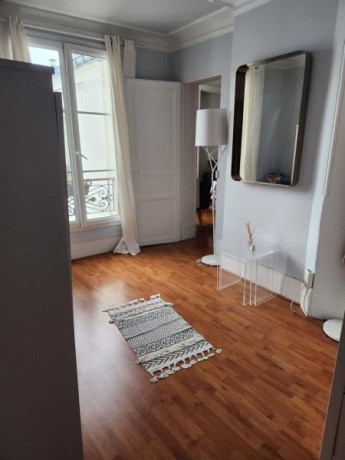 vends-t2-montmartre-paris-big-0