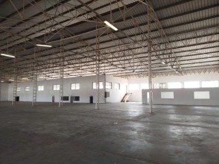 TANJOMBATO – GRANDS ENTREPOTS DE 1186M² A 4072M² AVEC UN GRAND PARKING ET ACCES CAMIONS SEMI-REMORQUE SUR UN TERRAIN DE 1HA EN BORD DE ROUTE – REF :