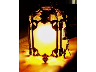 Lustre en bronze doré et verre