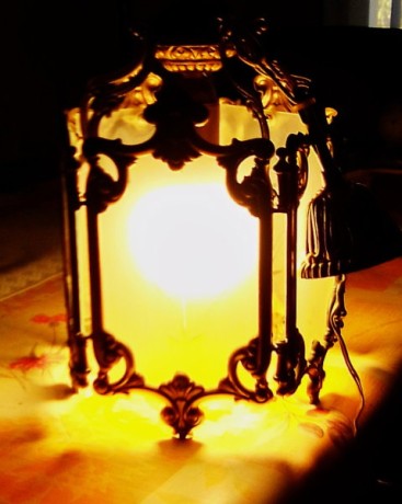lustre-en-bronze-dore-et-verre-big-0