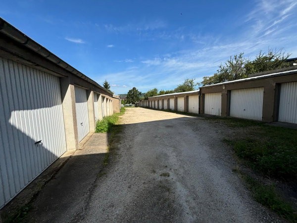 montigny-les-metz-loue-garage-individuel-ferme-big-0
