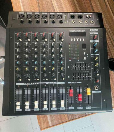 des-tables-de-mixages-de-2-a-16-pistes-de-marque-yamaha-a-vendre-big-0