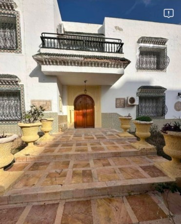 a-vendre-magnifique-villa-4000-m2-terrain-a-chatt-mariem-cote-mer-et-sur-la-route-touristique-big-0