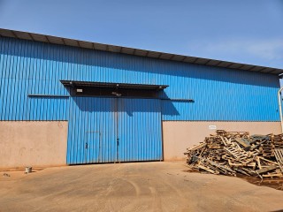 Hangar de 4.000 m² à louer à Diamniadio dakar zone industrielle 2 pièces